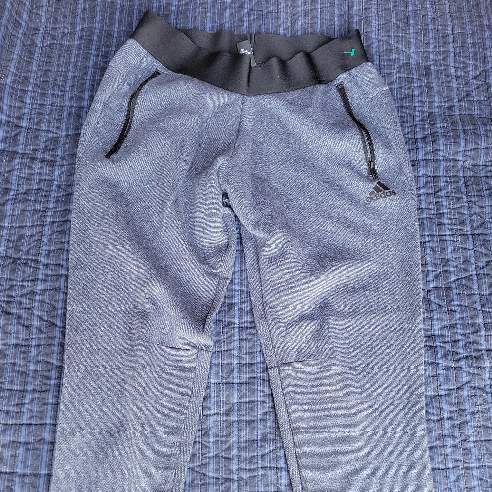 Womans size M 12/14 Adidas joggers